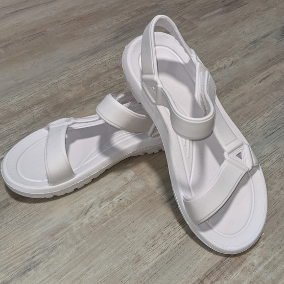 White chunky dad sandals Teva style - Picture 7 of 8